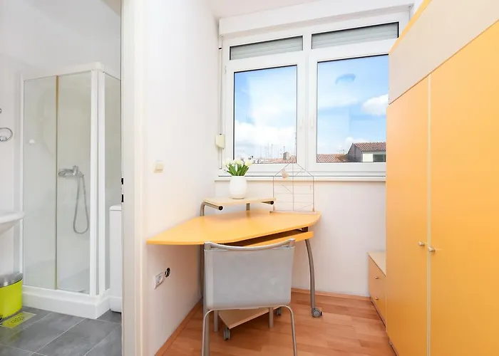 アパート Jelena ザダル